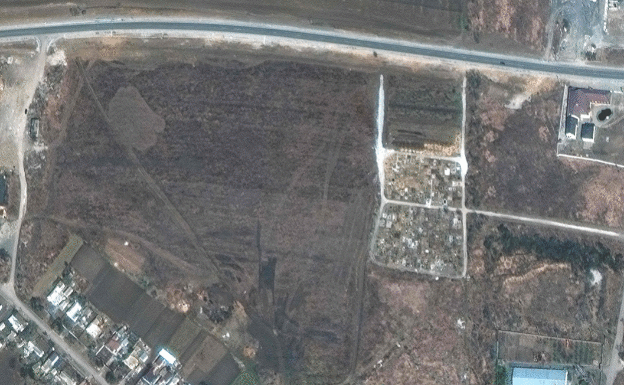 Ucrania halla una enorme fosa común junto a Mariúpol con miles de cadáveres