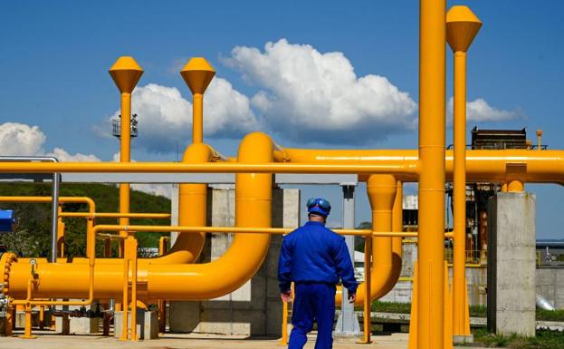 Hungría y Eslovaquia retrasan el veto al petróleo ruso