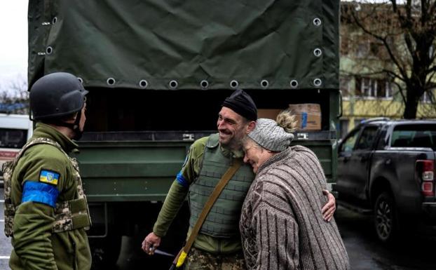 La contraofensiva alivia la presión sobre Járkov