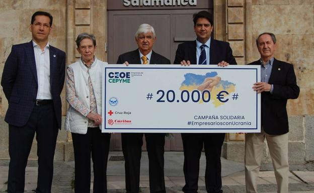Salamanca entrega 20.000 euros de la campaña #EmpresariosconUcrania a Cáritas, Cruz Roja y al Banco de Alimentos
