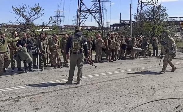 Azovstal agota el tiempo para entregarse