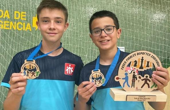 El colegio María Auxiliadora, campeón regional infantil de centros escolares en tenis de mesa