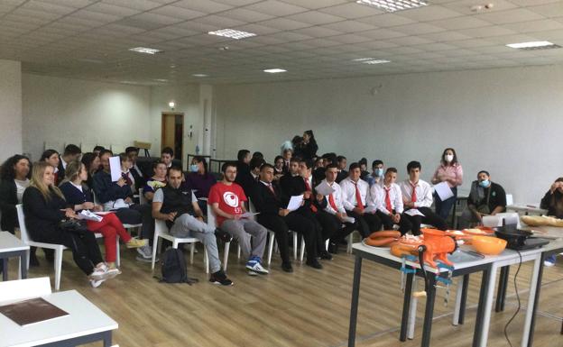 Los alumnos de la Escuela de Hostelería de Santa Marta presentan sus creaciones en Aveiro