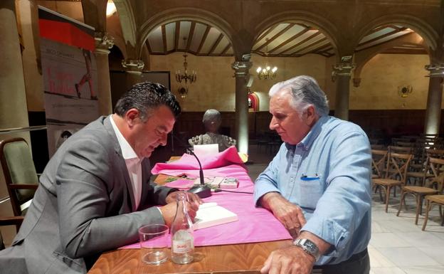 Paco Cañamero recrea la 'fructífera' rivalidad taurina entre Julio Robles y El Niño de la Capea