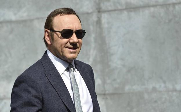 Imputan formalmente al actor Kevin Spacey por agresión sexual