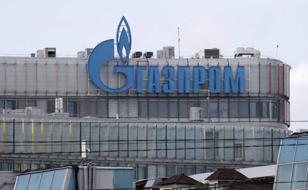 El gigante ruso Gazprom suspende el pago de dividendos y se hunde en bolsa