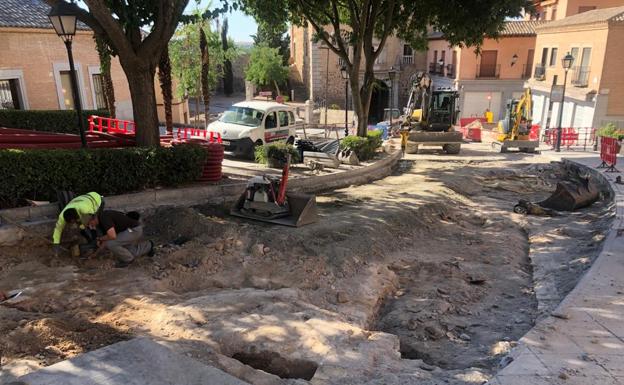 Aparecen muros medievales durante unas obras en una calle de Toledo