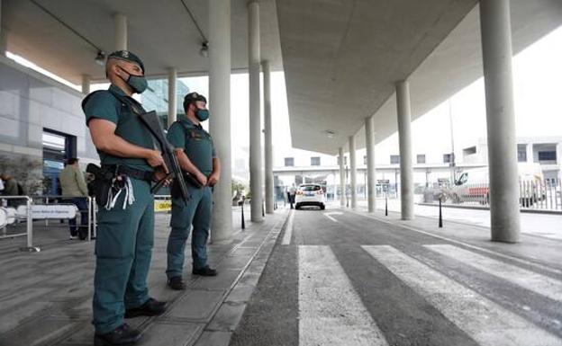 Hallan en Algeciras el cadáver de una mujer en el maletero de un coche