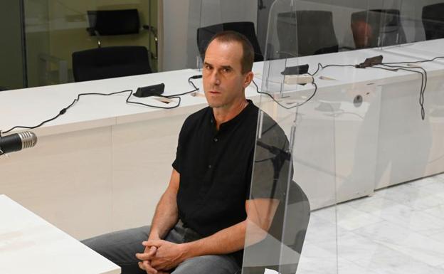 'Txeroki' se desmarca de un coche-bomba en Bilbao y un testigo apoya su versión