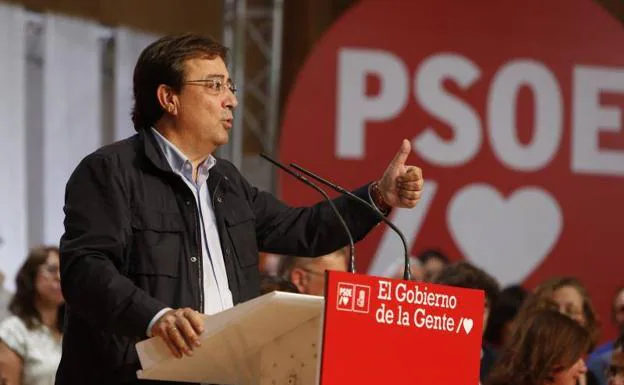 Los barones del PSOE dejan solo a Page en sus críticas contra Sánchez