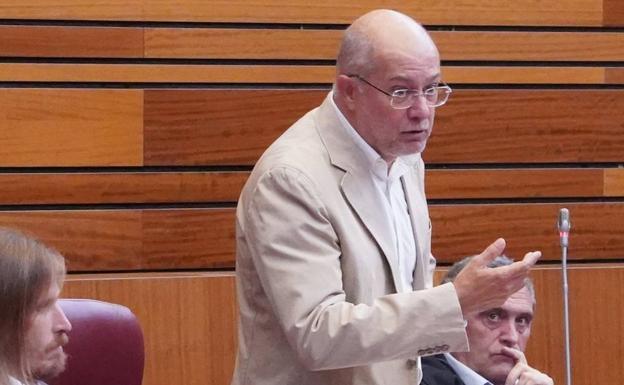 García-Gallardo llama «imbécil» a Igea en las Cortes de Castilla y León