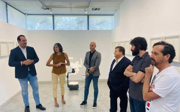 Verónica Navarro presenta su obra en la sala Delibes de la Isla del Soto
