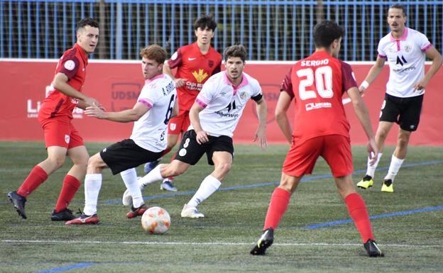 El Salamanca UDS colidera la tabla tras el empate en Santa Marta