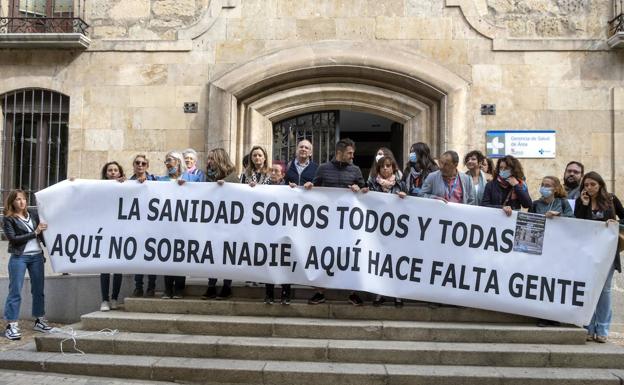 Sanitarios del Hospital y centros de salud denuncian su precariedad: «Aquí hace falta gente»