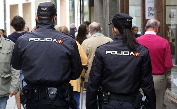 Se cuela en un hotel de Salamanca y se lleva un botín de ibéricos de la despensa