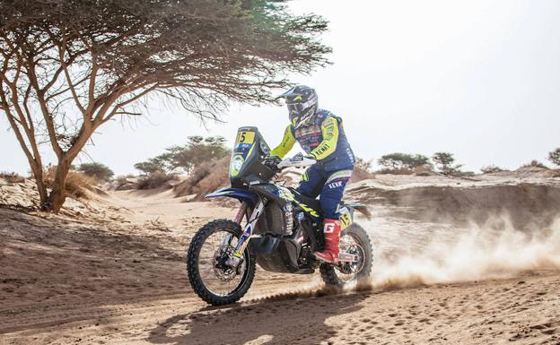 Santolino gana una posición y busca ya el final del rally en Marruecos