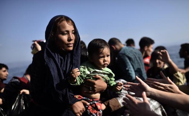 Al menos dieciocho migrantes muertos al naufragar dos embarcaciones en aguas griegas