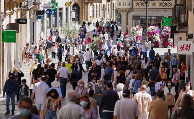 Más del 15 por ciento de los vecinos de la capital disfrutan de rentas 'muy altas'