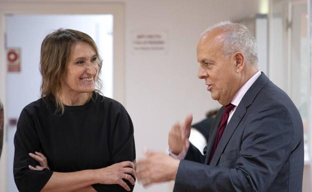 La consejera de Educación destaca que este curso hay 645 profesores más en la región