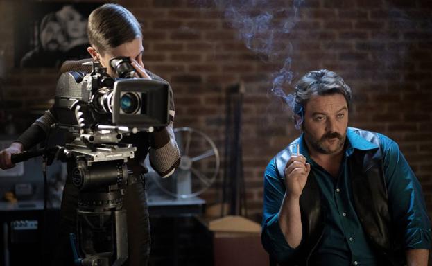 François Ozon recupera en 'Peter Von Kant' el cine radical y apasionado de Fassbinder