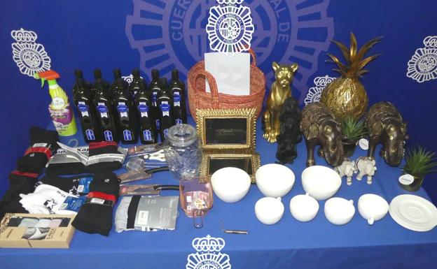 Detenidas abuela y nieta tras marcharse sin pagar de un supermercado en Puente Ladrillo