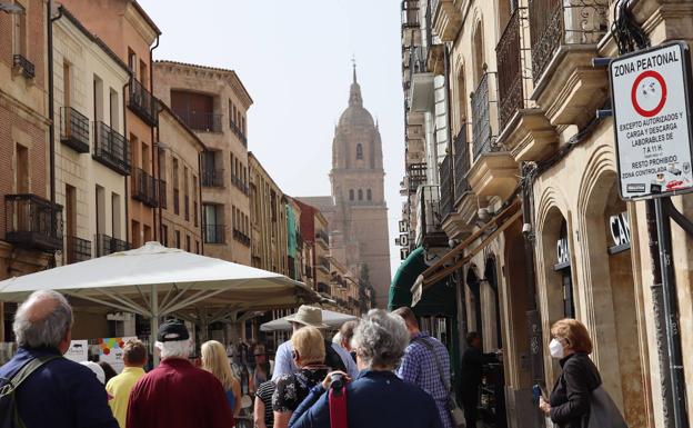Calima y calor para despedir un verano que ha llegado a octubre