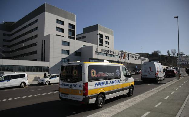 Más de 6.000 pacientes sin consulta y 11.000 pendientes de una prueba lastran la lista de espera