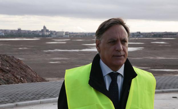 Carbayo es «optimista» con el puerto seco y asegura que hay empresas interesadas