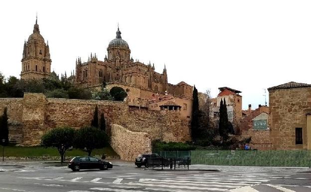 Pasos de cebra drenantes y recoger la lluvia para regar, nuevas pinceladas verdes del centro