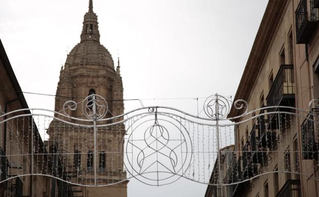 La navidad llega a Salamanca con las primeras luces del centro