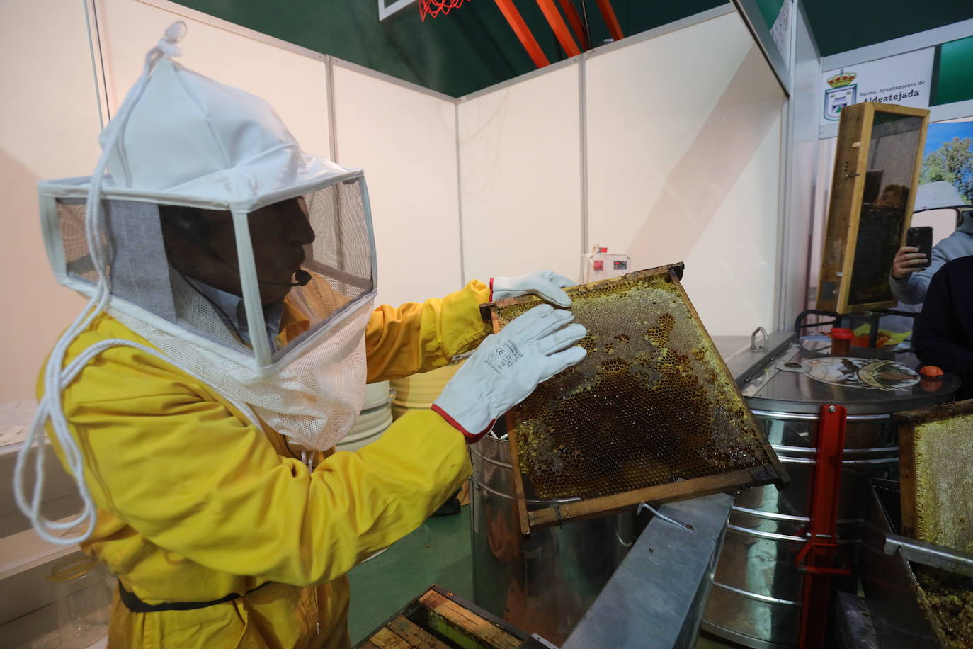 Adeatejada celebra la X edición de la Feria de la Miel