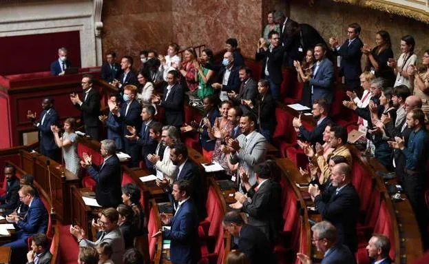 Suspenden la sesión de la Asamblea Nacional gala por una polémica «racista»