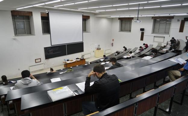 Castilla y León prevé celebrar las pruebas de la EBAU los días 7, 8 y 9 de junio