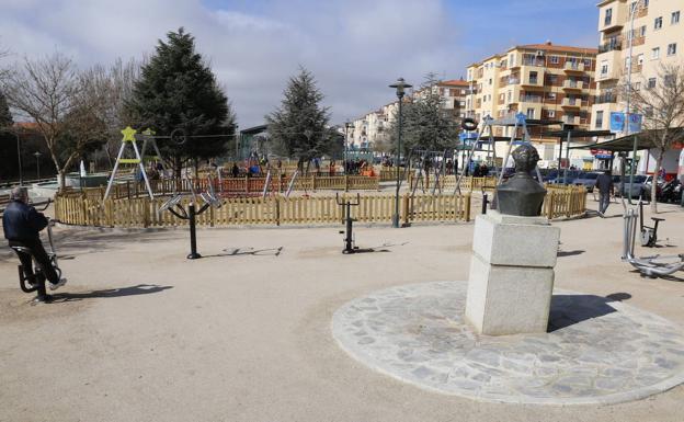 Alertan de la presencia de un hombre que se masturba en el parque Villar y Macías