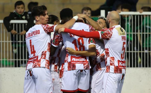 El CD Guijuelo se carga al Dépor y pasa de ronda en la Copa del Rey