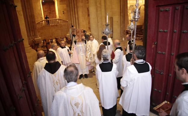 Apertura de la puerta de Santa Lucía de la Catedral por el Año Jubilar Teresiano