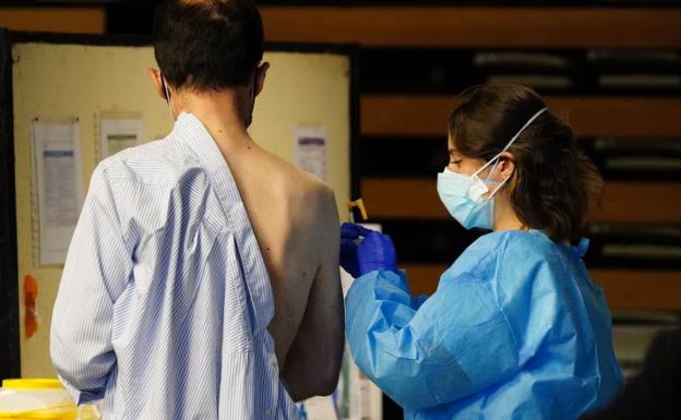 Tres fallecidos en una Salamanca que vuelve a la tendencia ascendente en contagios