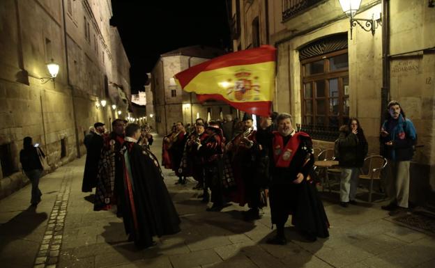 Las tunas de Derecho de toda España recorren el casco histórico de Salamanca