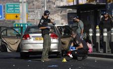Un doble atentado en Jerusalén causa un muerto y catorce heridos
