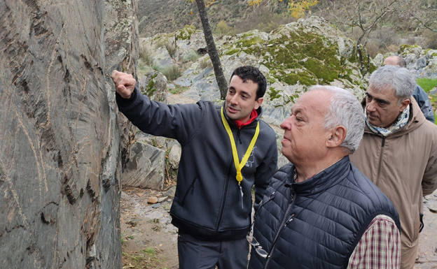 Gonzalo Santonja elogia el entorno natural del Yacimiento Rupestre de Siega Verde