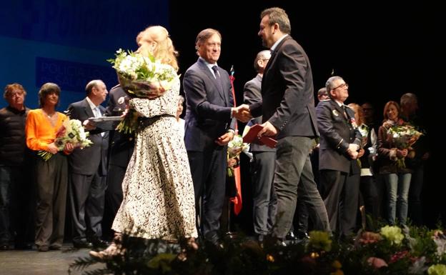 Carbayo anuncia la reorganización de la Policía Local para potenciar su proximidad