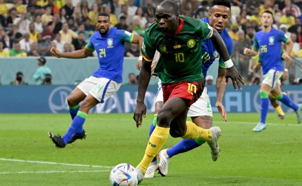 Brasil tira de suplentes y lo paga ante Camerún