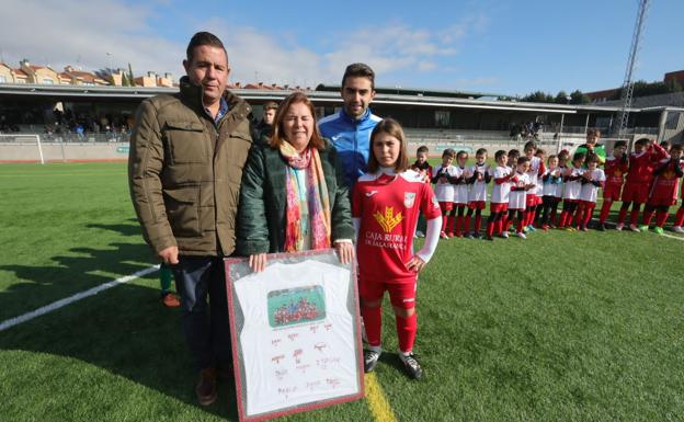 Emotivo homenaje a Ignacio López Chaves de su equipo de Garrido