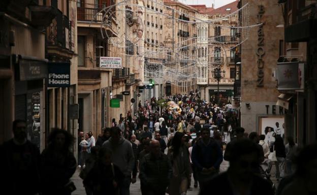 Los hoteles esperan a las reservas de última hora para salvar un puente «flojo»