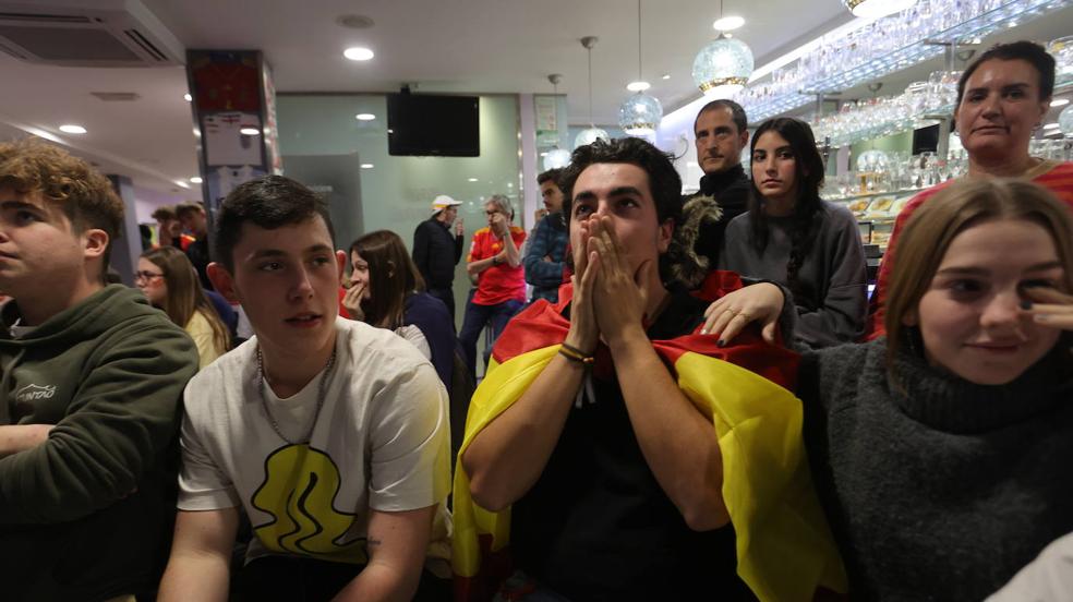 Los salmantinos sufren la derrota de España ante Marruecos