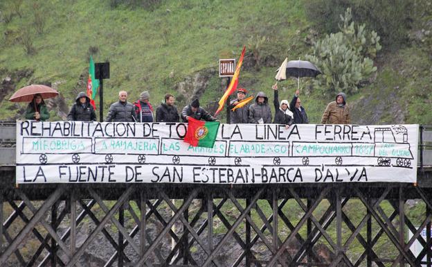 135 años del «beso de máquinas» en la línea férrea Boadilla-Barca d'Alva