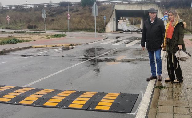 Instalados cuatro reductores de velocidad en el túnel de Aldebarán