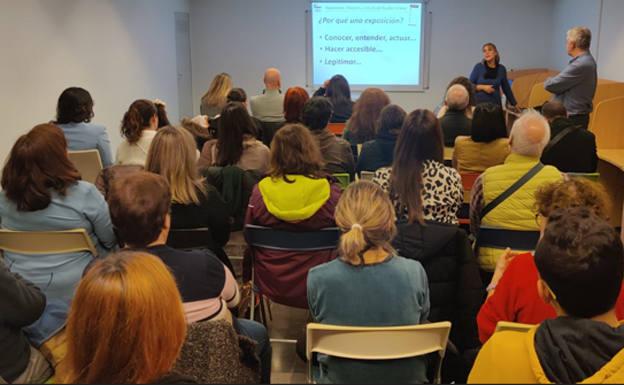 Santa Marta acoge la exposición 'Historia y cultura del pueblo gitano'