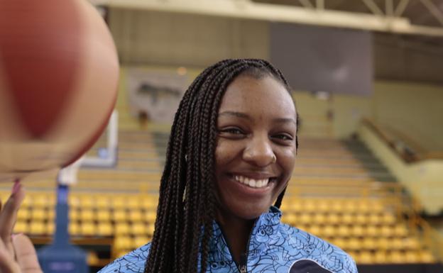 Onyenwere llega dispuesta a brillar e Íñiguez confiesa estar mucho más contento con esta plantilla