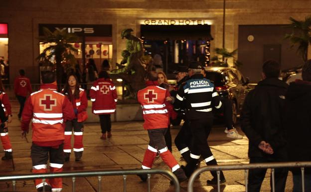 Una nochevieja universitaria sin traslados al hospital y apenas basura en la Plaza